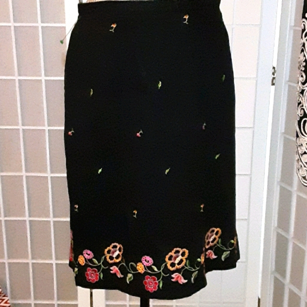 Floral Embellished Midi Skirt EUC